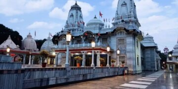 This temple of Uttar Pradesh has become an example of Hindu-Muslim unity, Muslims handle the accounts of donations, there has never been any theft