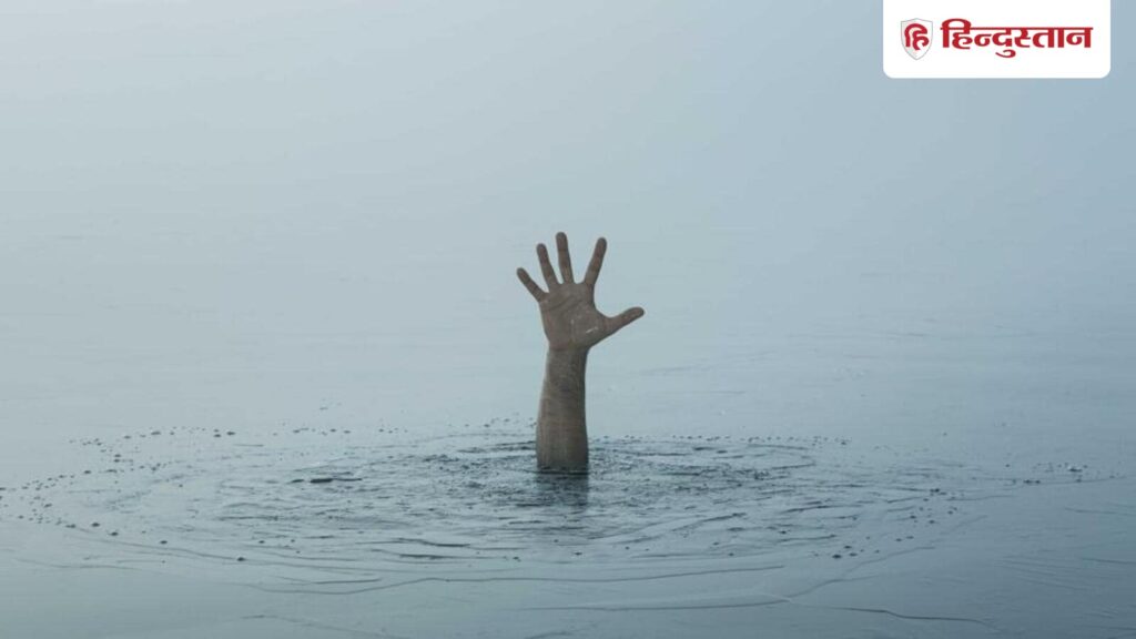 Throwed 2 children into water, then committed suicide himself; 4 died in Jaisalmer