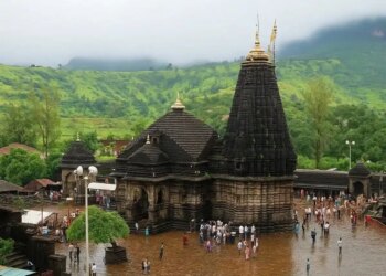 Trimbakeshwar Jyotirlinga temple closed due to heavy rain, administration took decision for the safety of devotees