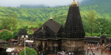 Trimbakeshwar Jyotirlinga temple closed due to heavy rain, administration took decision for the safety of devotees