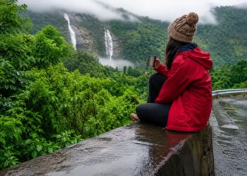 Want to enjoy a monsoon trip in a low budget? You can visit these 5 beautiful and less crowded destinations in ₹ 20,000