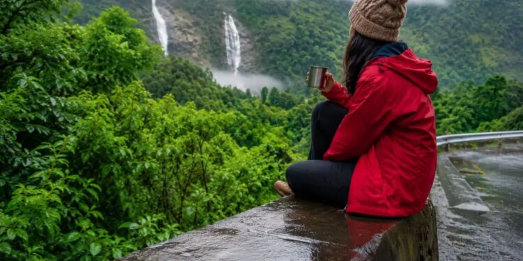 Want to enjoy a monsoon trip in a low budget? You can visit these 5 beautiful and less crowded destinations in ₹ 20,000