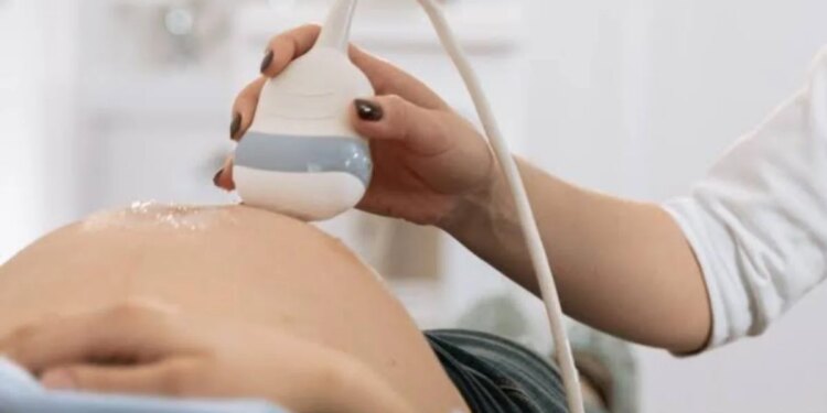 Why is gel applied on the body before ultrasound? Know the scientific reason behind this