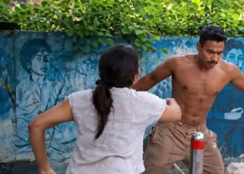 Wife's angry outburst in the middle of the road! Grabbed her husband's collar, tore his shirt and created a ruckus; VIDEO VIRAL